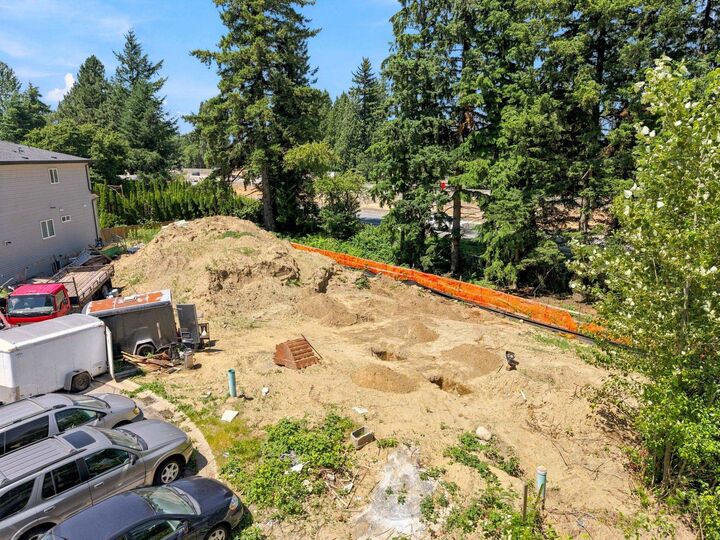 Property Photo:  1765 Keats Street  BC V2S 3G4 