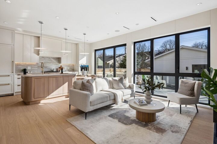 Property Photo: 3036 W 13th Avenue 2 BC V6K 2V2