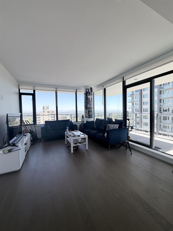 Property Photo: 1588 Johnston Road 1205 BC V4B 0C5