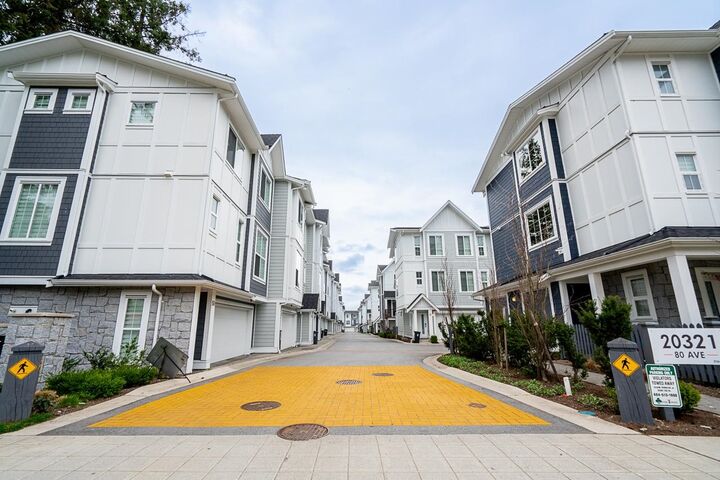 Property Photo: 20321 80 Avenue 2 BC V2Y 2A4