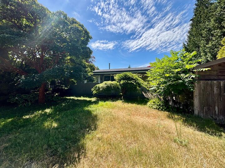 498 Hickey Drive — photo 1