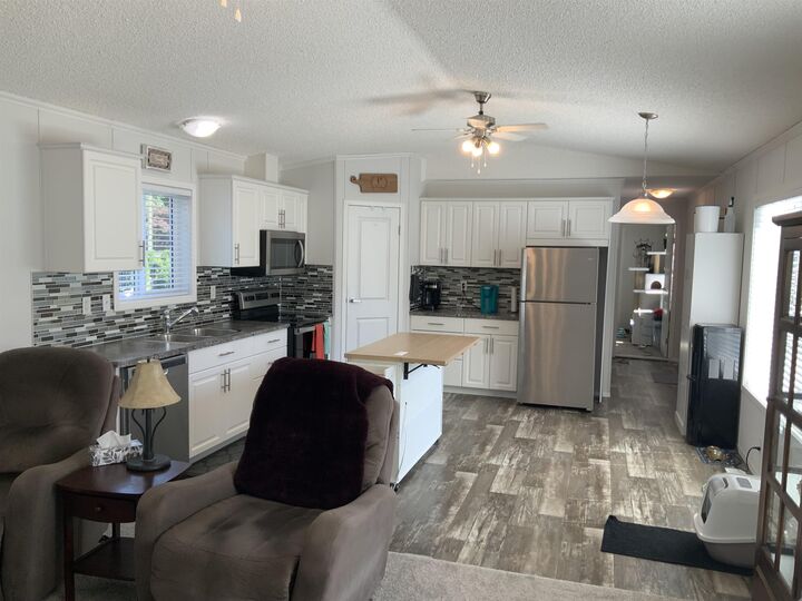Property Photo:  59060 Lougheed Highway 39  BC V0X 1L3 