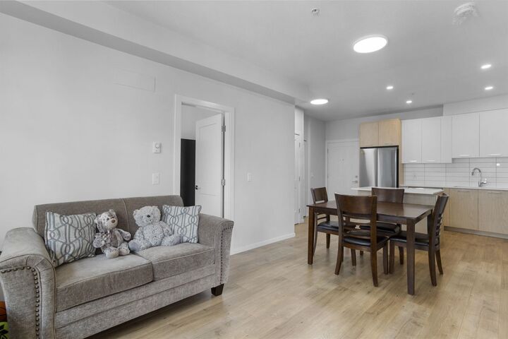 Property Photo:  3315 148 Street 307  BC V4P 0H5 
