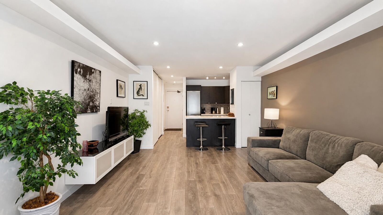 Photo de la propriété:  1545 E 2nd Avenue 214  BC V5N 1C8 