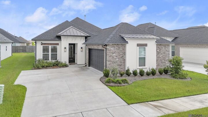 Property Photo: 3109 Creekstone Way LA 70810