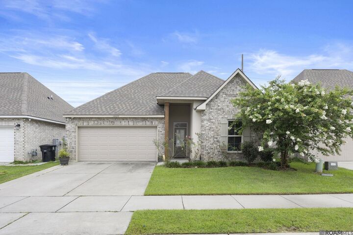 Property Photo: 10025 Ole Millstead Ct LA 70816