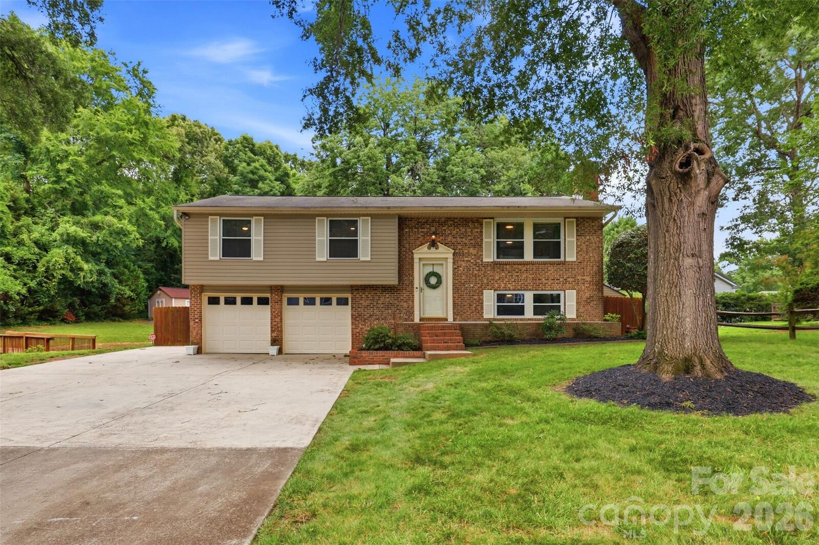 Property Photo:  716 Regency Drive  NC 28211 