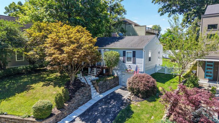 Property Photo:  3557 Grandin Road  OH 45226 