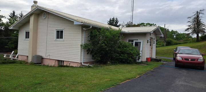 Property Photo: 830 Bells Mills Cloe Rd PA 15767