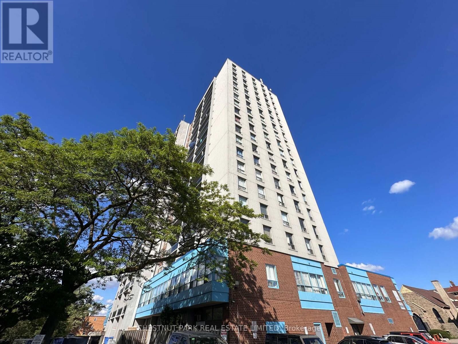 Property Photo: 150 Lakeshore Road West 1412 ON L5H 3R2
