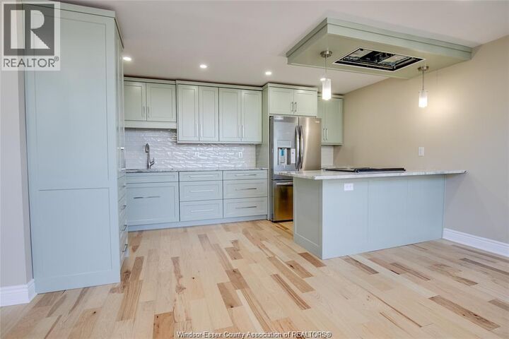 Property Photo:  111 Riverside Drive East 1607  ON N9A 2S6 