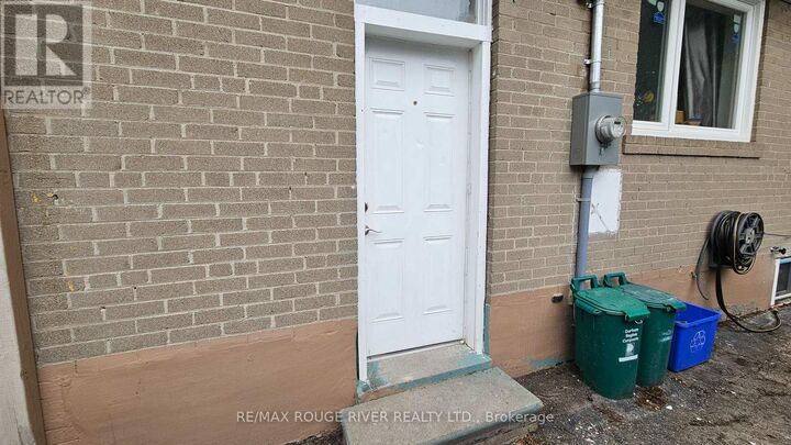Property Photo: 332 Rosedale Drive ON L1N 1Z3