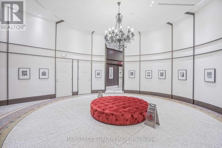 Property Photo:  197 Yonge Street 3801  ON M5B 1M4 