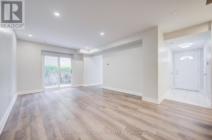 Property Photo:  28 Rosebank Drive 1001  ON M1B 5Z1 
