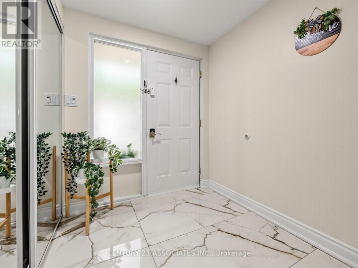 Property Photo:  6240 Montevideo Road 12  ON L5N 2N7 