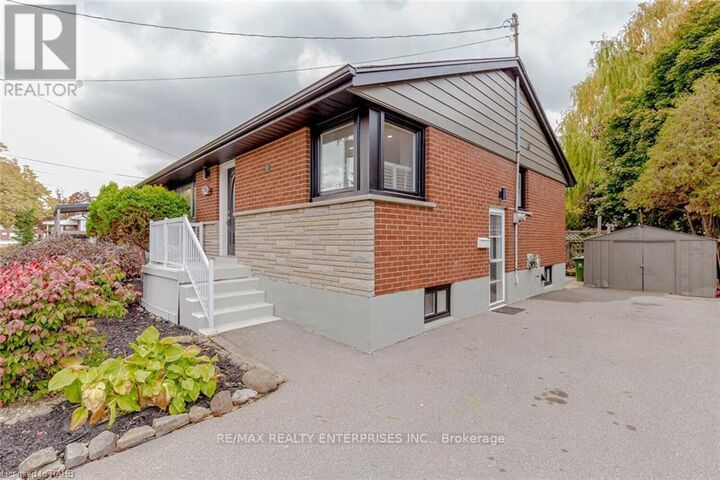 Property Photo:  128 Clarendon Avenue Main  ON L9A 3A5 