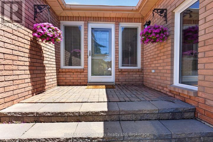 Property Photo:  1005 Dina Crescent  ON L4R 5C5 