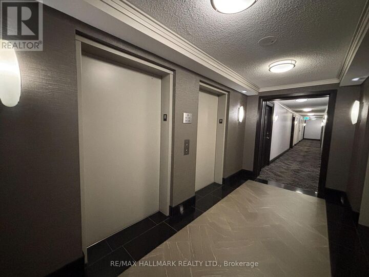 Property Photo:  35 Viking Lane 839  ON M9B 0A2 