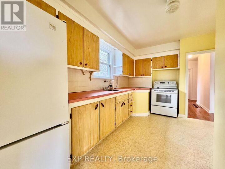 Property Photo: 29 Bayview Parkway ON L3Y 3W2