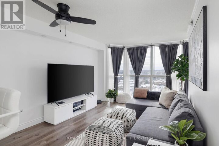 Property Photo:  880 Dundas Street West 909  ON L5C 4H3 