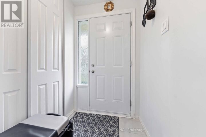 Property Photo: 3333 McCarthy Road 32 ON K1V 9X5