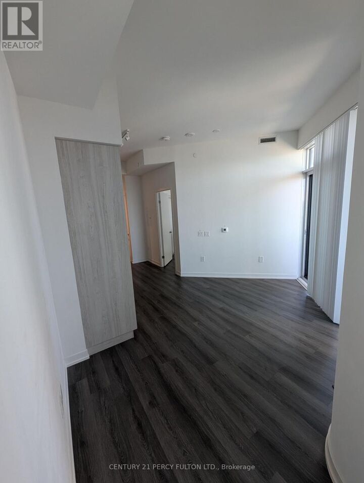 Property Photo: 138 Downes Street 5912 ON M5E 0E4