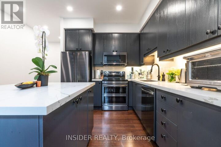 Property Photo:  1 Scott Street 203  ON M5E 1A1 