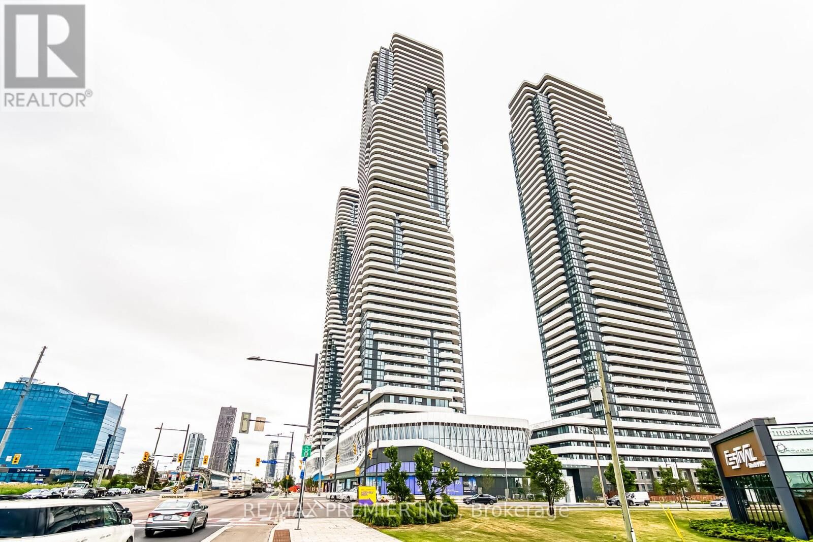 Property Photo:  225 Commerce Street 5106  ON L4K 0R1 
