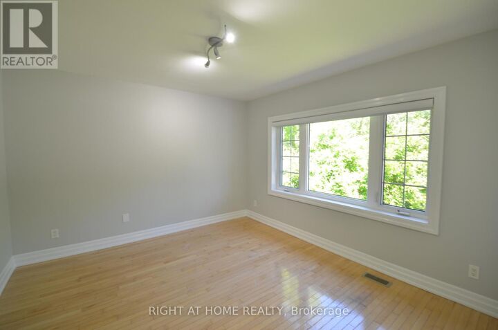 Property Photo: 526 Poplar Avenue ON L1S 1G1