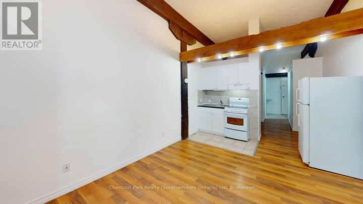Property Photo:  97 Farquhar Street 303  ON N1H 3N4 