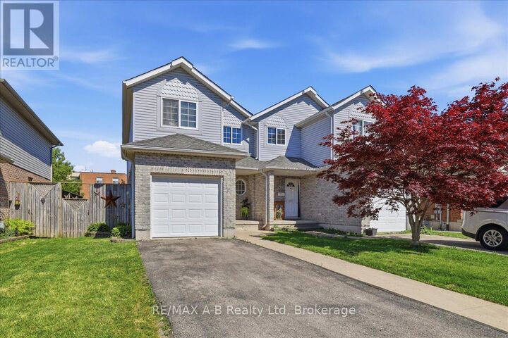 Property Photo:  528 Nelson Street West  ON N5A 2K8 