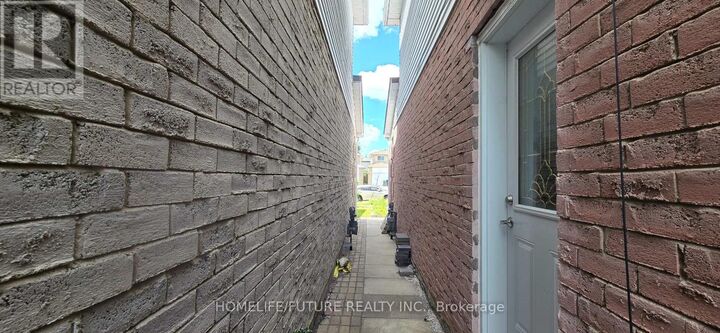 Property Photo:  77 Maresfield Drive Bsmt  ON M1V 2W9 