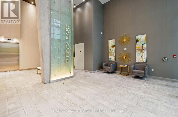 Property Photo:  40 Nepean Street 2702  ON K2P 0X5 