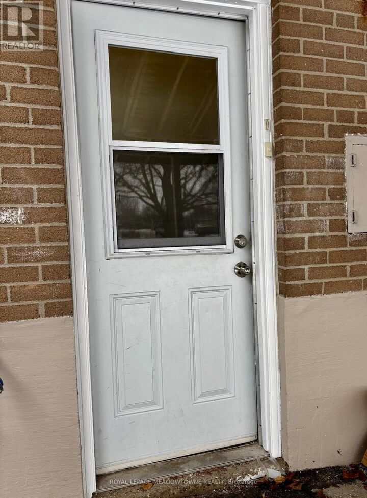 Property Photo:  736 Sunnypoint Drive Basement B  ON L3Y 2Z8 
