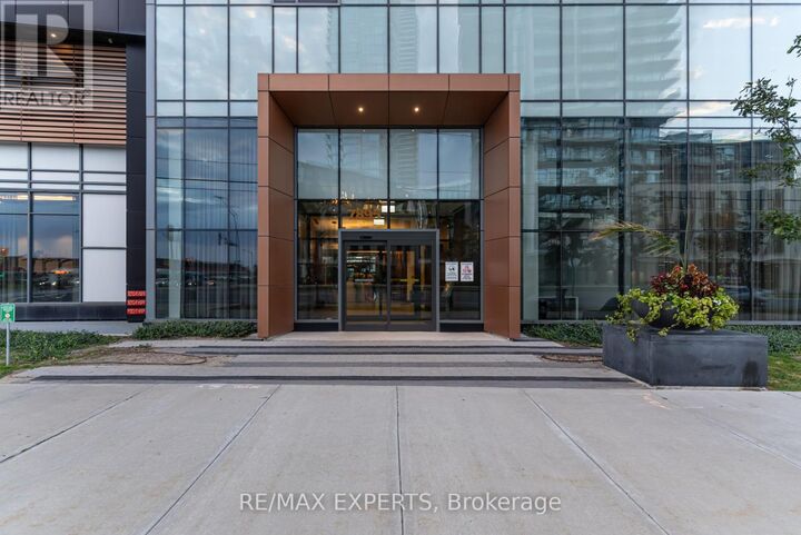 Property Photo:  7895 Jane Street 2106  ON L4K 0K2 