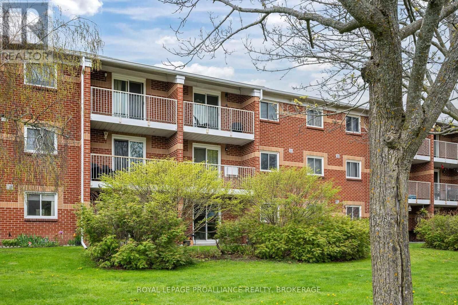 Property Photo:  573 Armstrong Road 306  ON K7M 8J8 