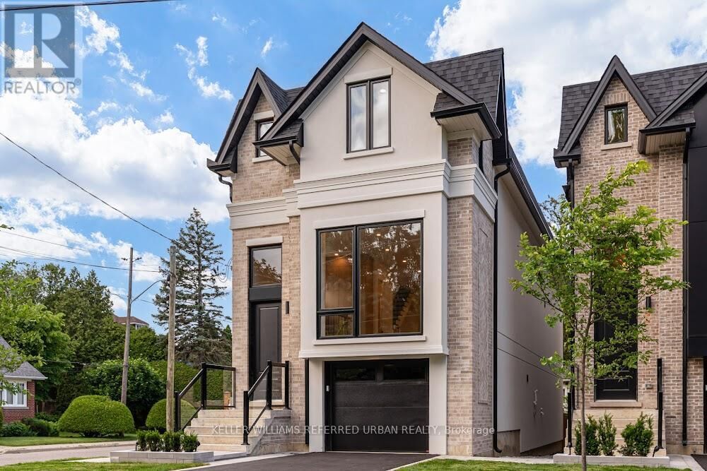 Property Photo: 39 Wesley Avenue ON L5H 2M6