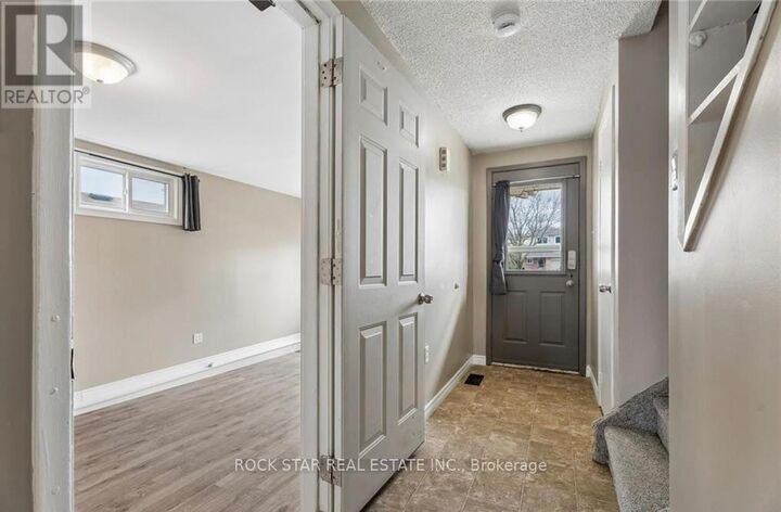 Property Photo: 62 Corbett Drive ON L4M 5V2