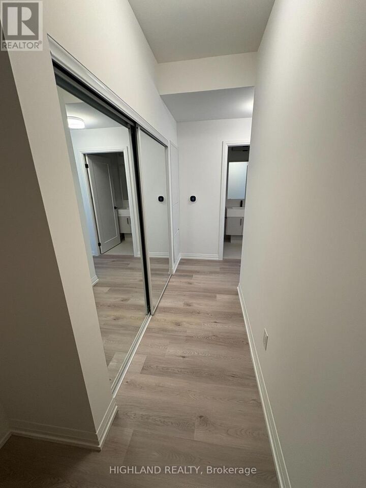 Property Photo: 280 Dundas Street West 615 ON M5T 0E3