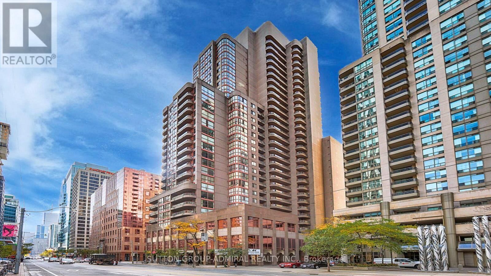 Property Photo:  736 Bay Street 2701  ON M5G 1N6 