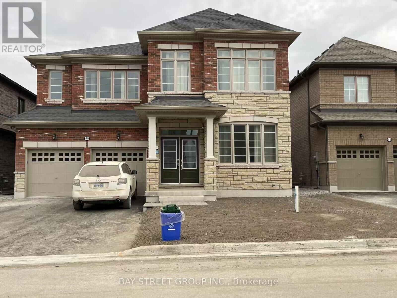 Property Photo:  49 Bud Leggett Cres Crescent Room  ON L4P 0B5 