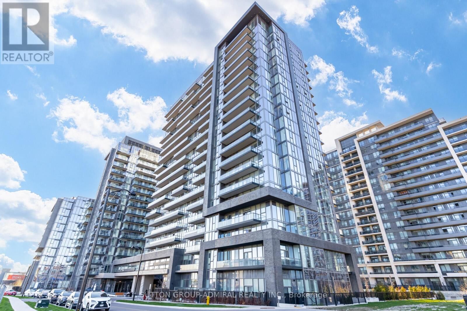 Property Photo: 20 Gatineau Drive 1010 ON L4J 0L3
