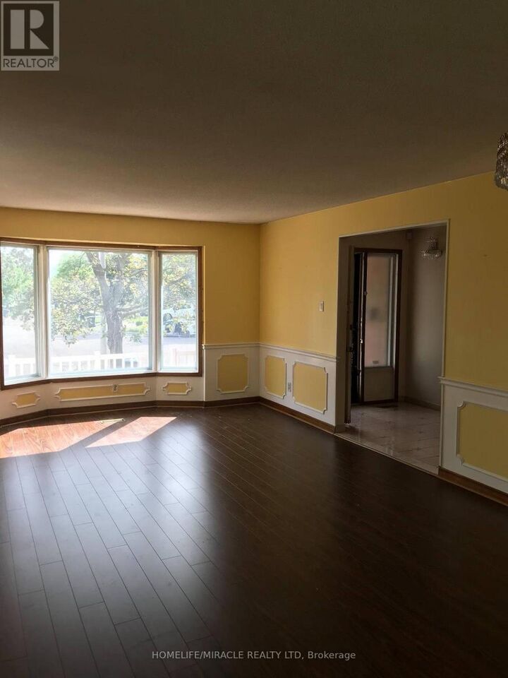 Property Photo:  850 Chippenham Drive  ON L5H 3S7 