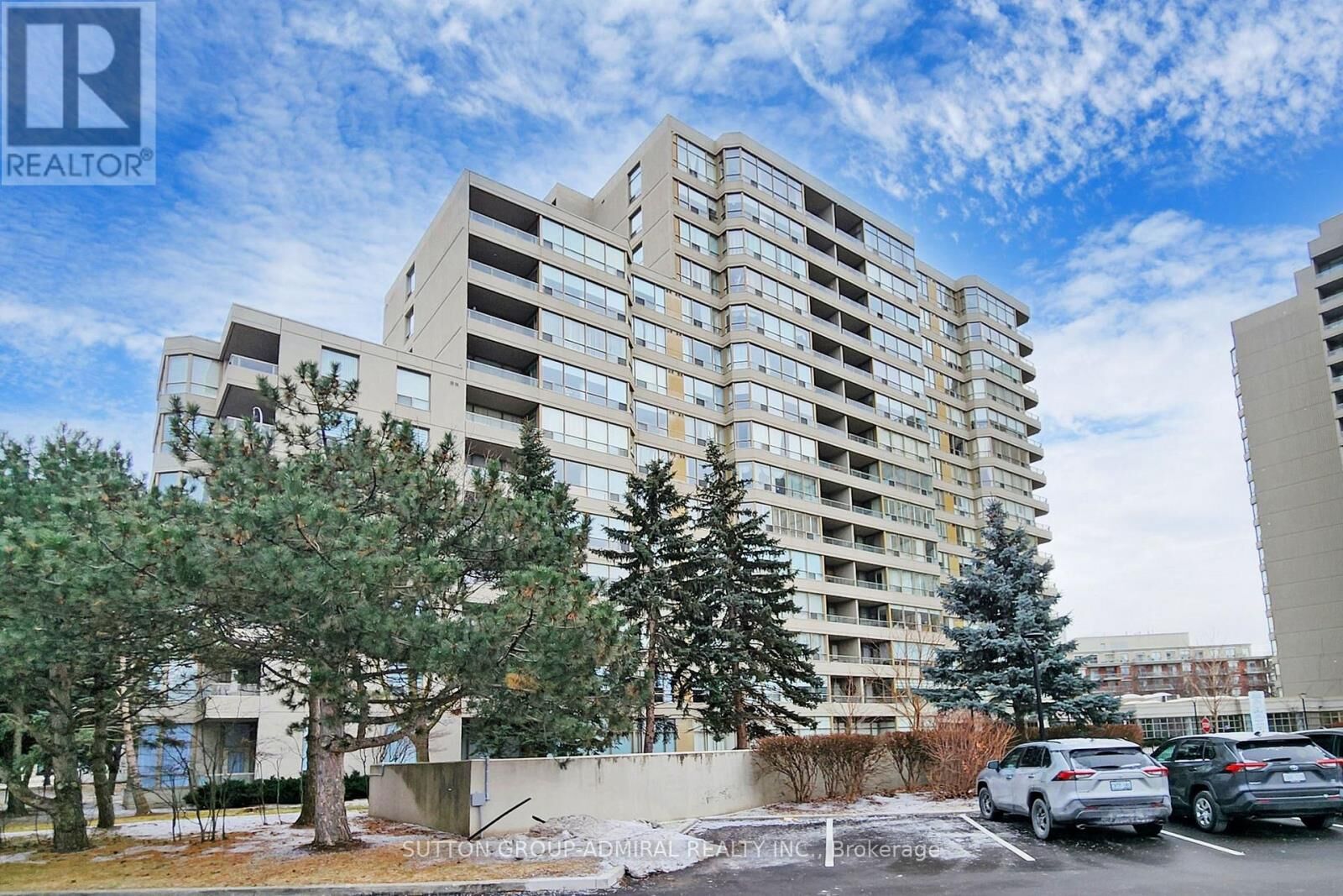 Property Photo:  11 Townsgate Drive 1510  ON L4J 8G4 
