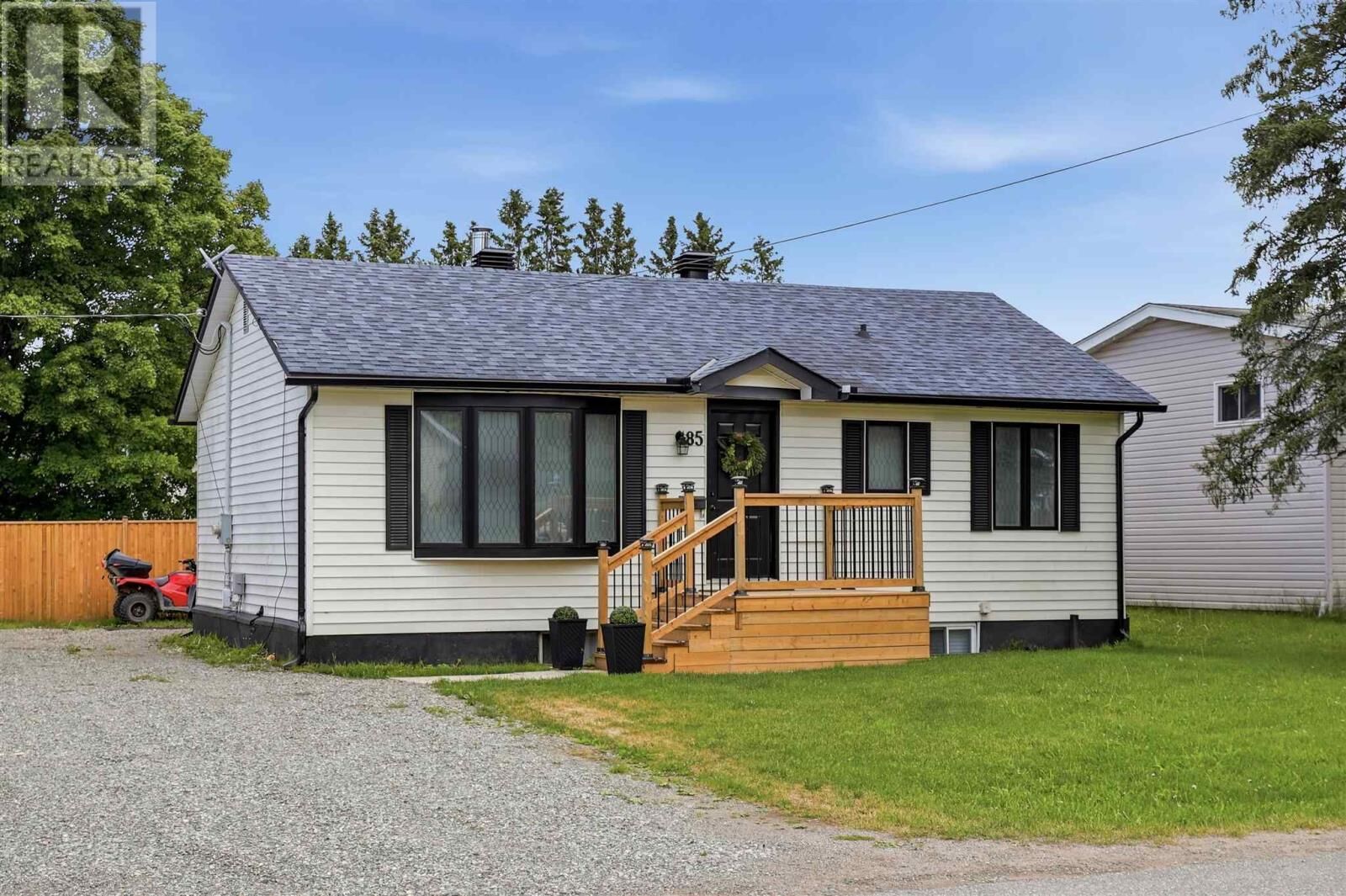 Property Photo:  85 Anna St  ON P6B 3S7 