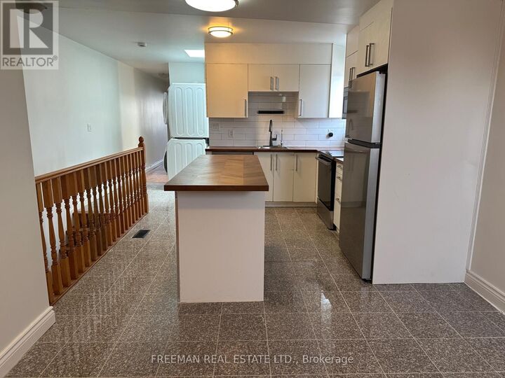 Property Photo:  1022 Gerrard Street East 3rd Fl  ON M4M 1Z5 
