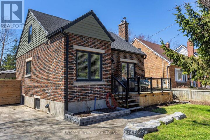 Property Photo:  258 College Street  ON K7L 4M2 