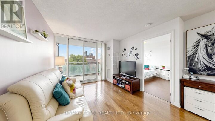Property Photo:  310 Red Maple Road 318  ON L4C 0T7 