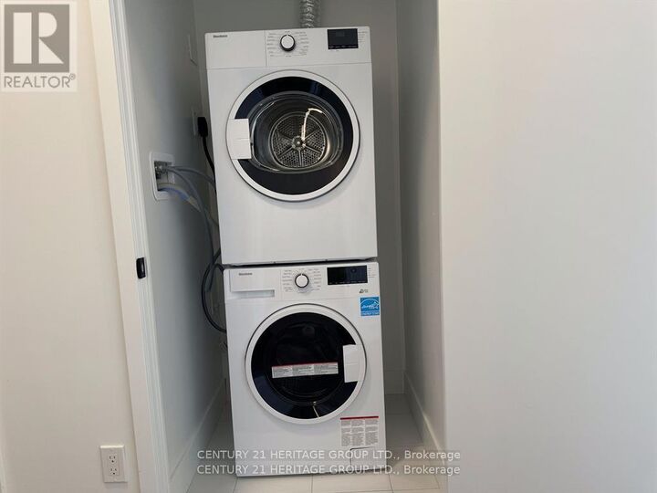 Property Photo: 308 Jarvis Street 3401 ON M5A 2P2