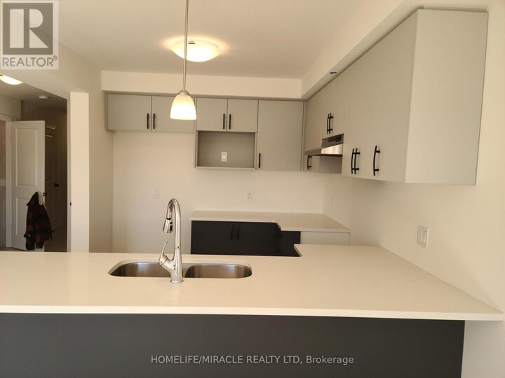 Property Photo:  117 Mattingley Street  ON N3L 2M2 